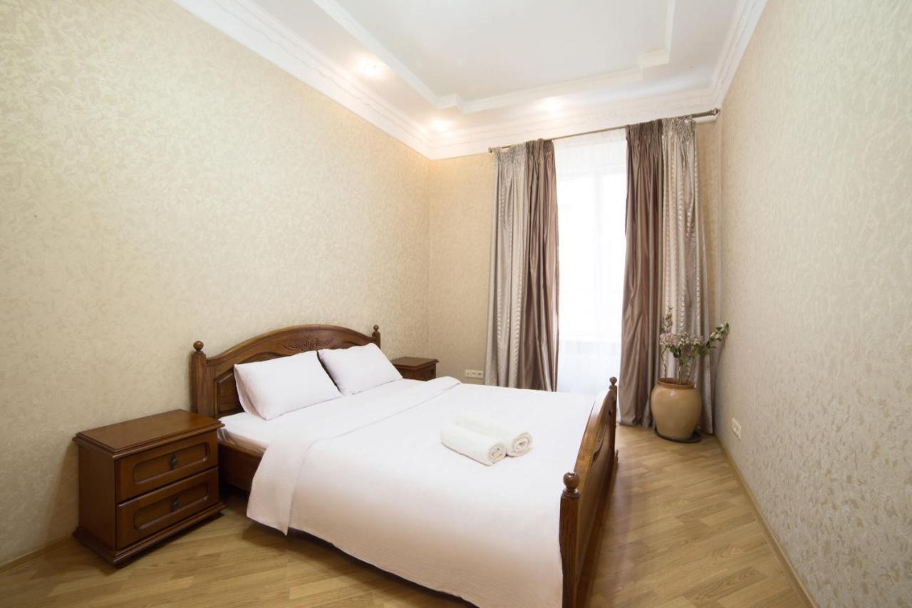 Апартаменти На Вірменській3 З 2Спальні Та Кухня Lviv Exterior photo